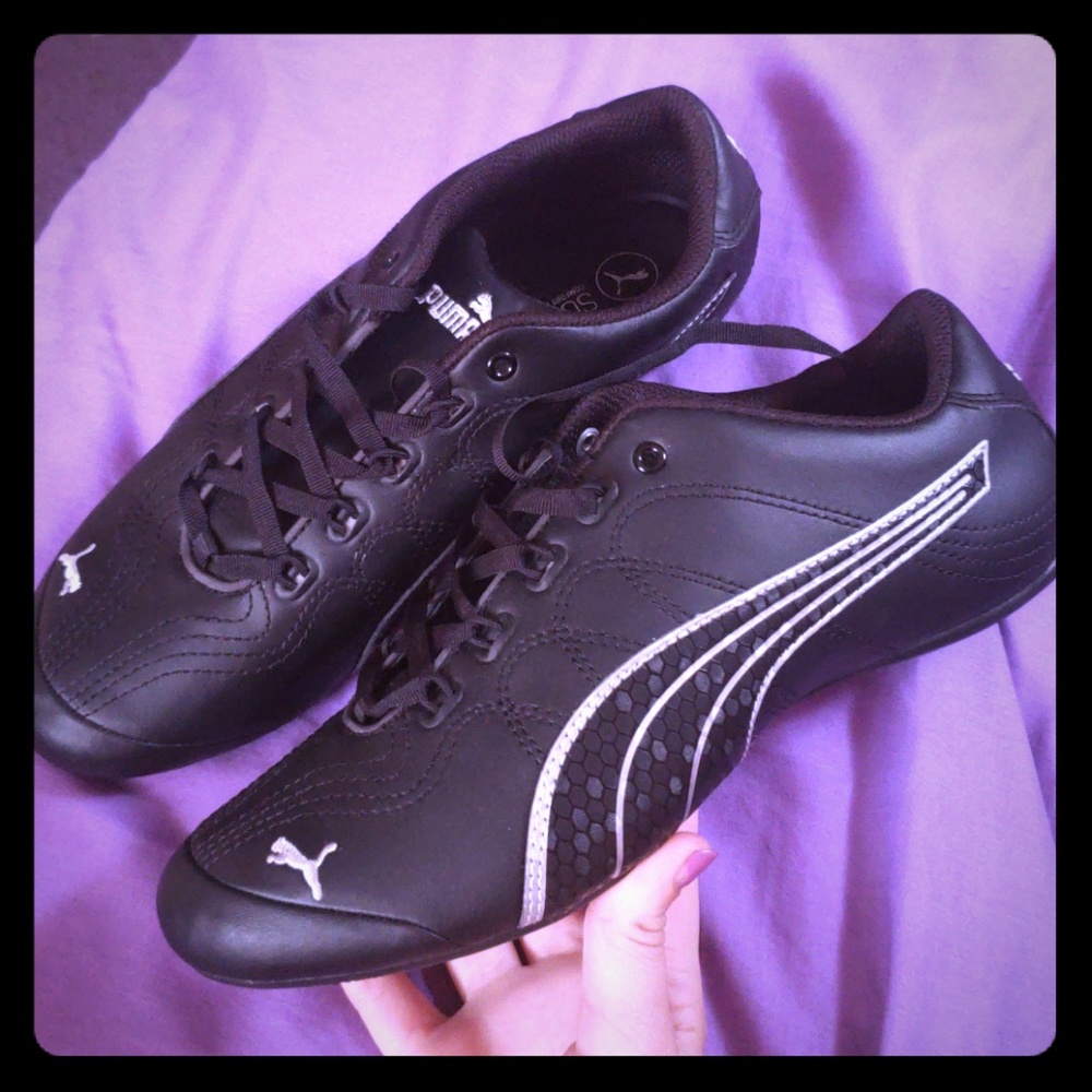 Puma women's black sneakers